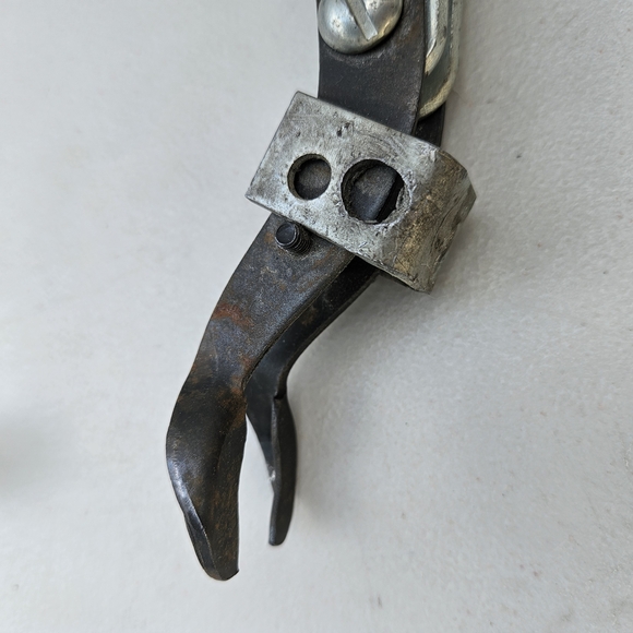 Valve Spring Compressor Tool For Engines - Picture 6 of 9